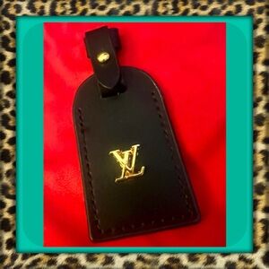 👑✅PRICE FIRM✅ Black and Gold Leather Luggage Tag. NWOT